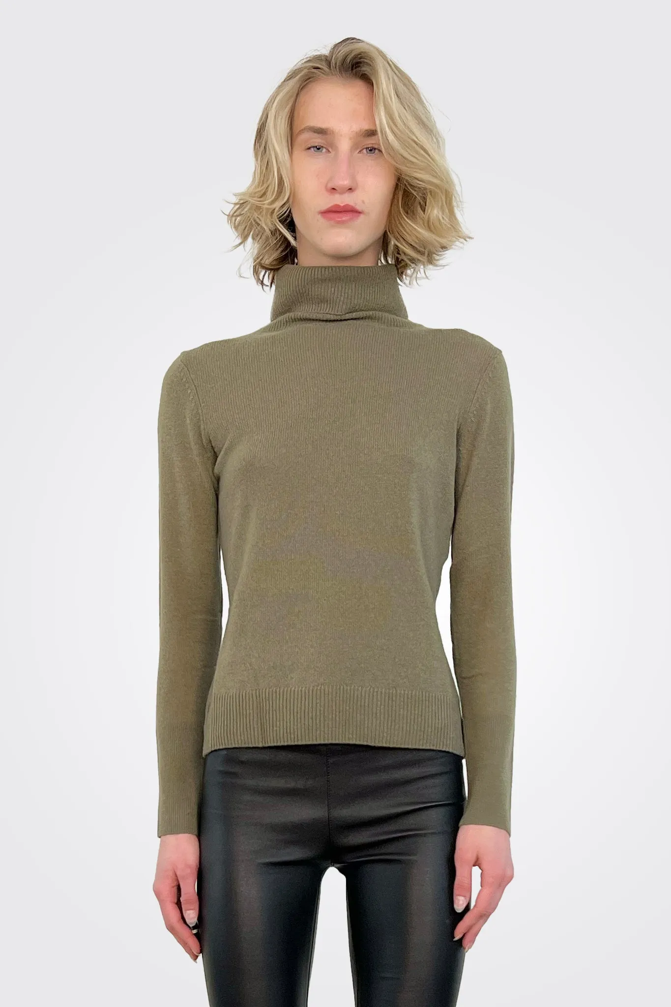 Fold Over Cashmere Turtleneck Sweater - Martini