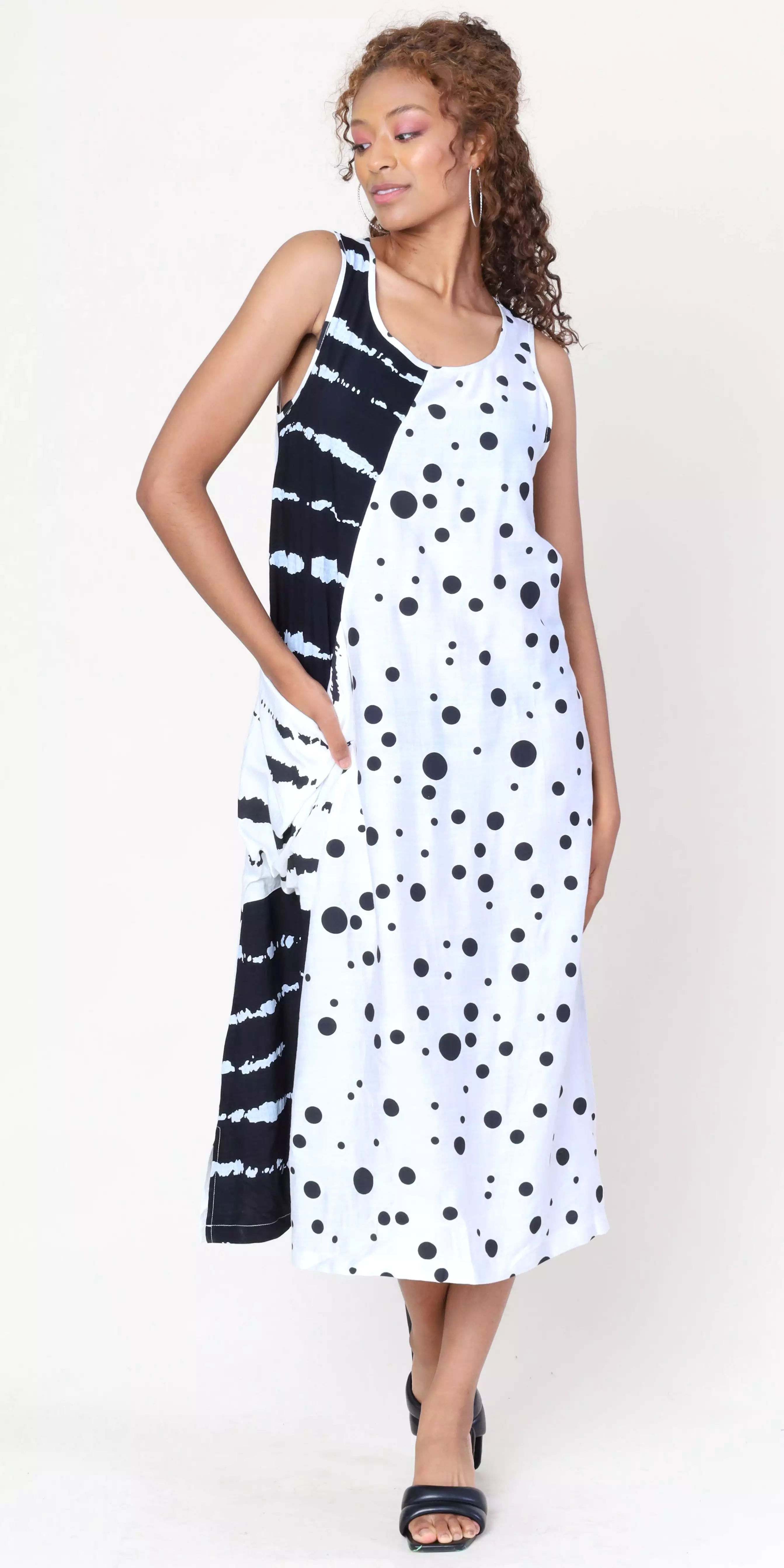 SLEEVELESS WHITE POLKA DOT DRESS