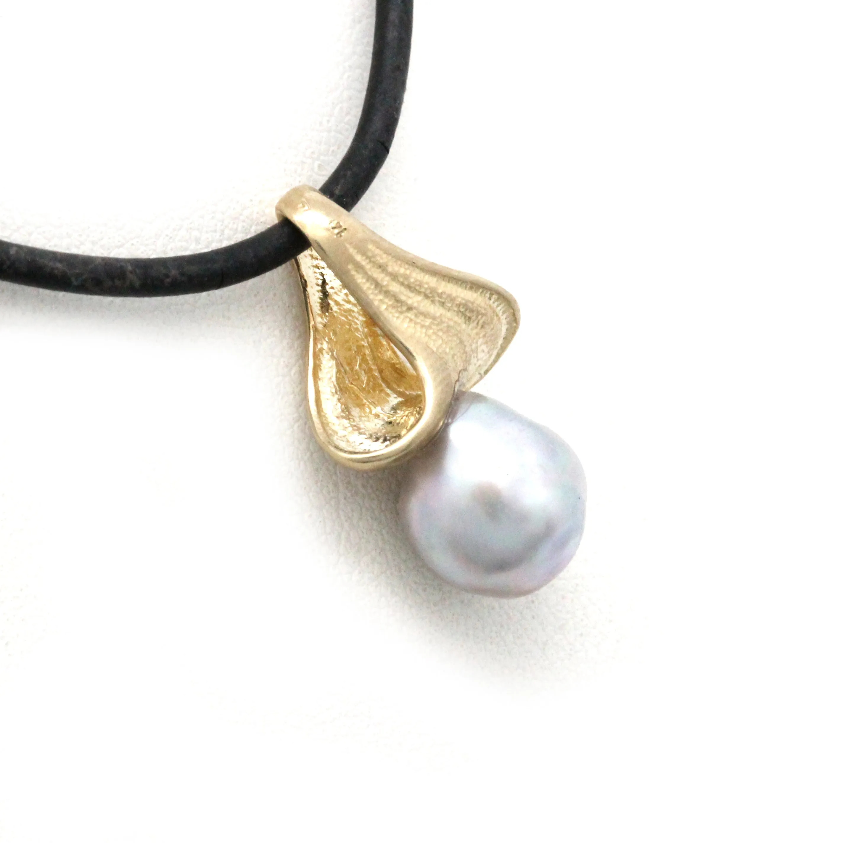 Waves 14K Gold Cortez Pearl Pendant